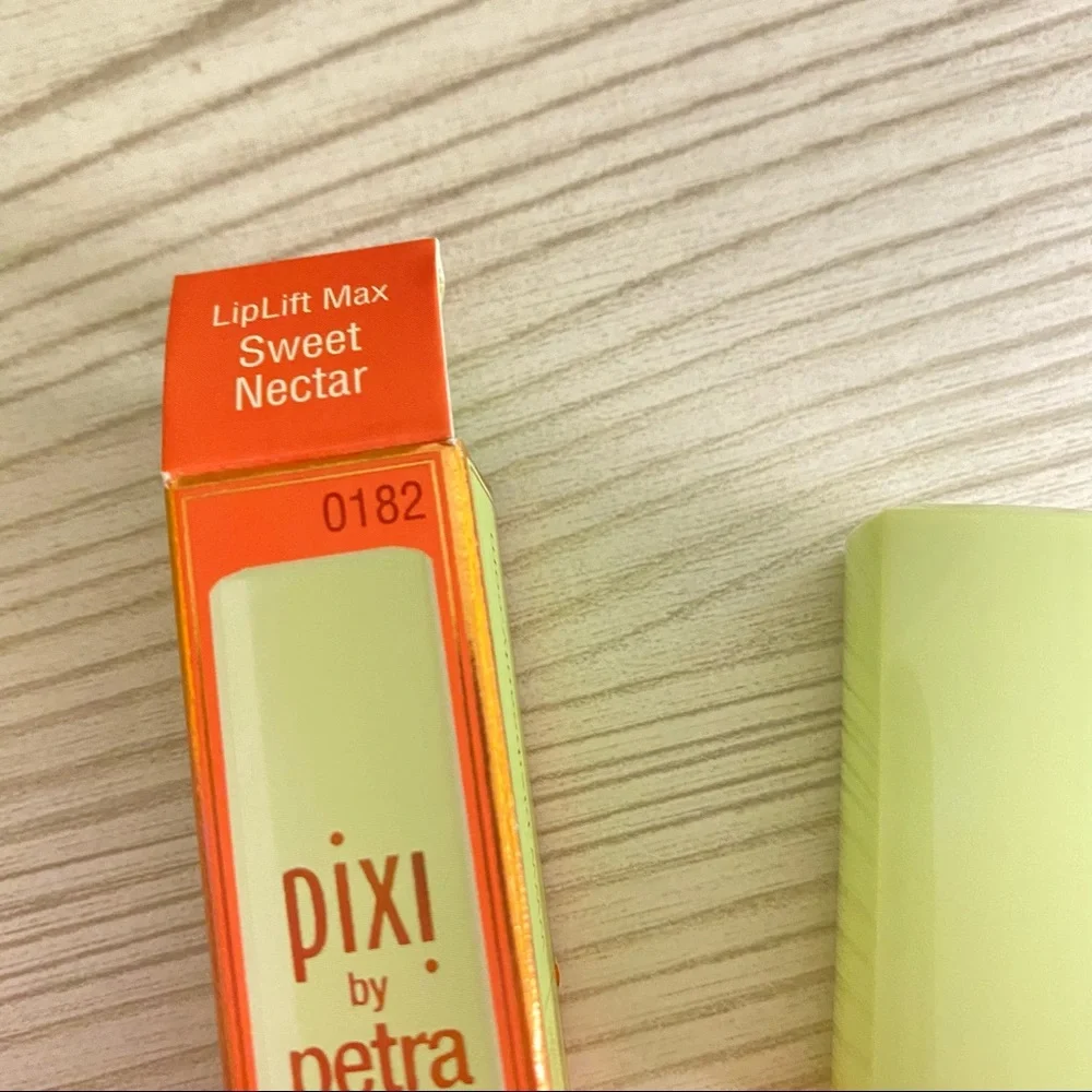 NIB Pixi Beauty Plumping Lip Gloss Sweet Nectar
